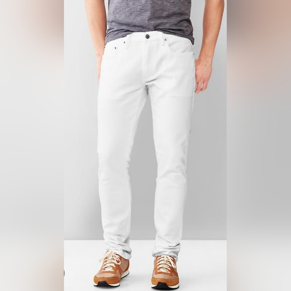 NWT GAP Jeans Made With Stretch Men's Color White Size 31/30